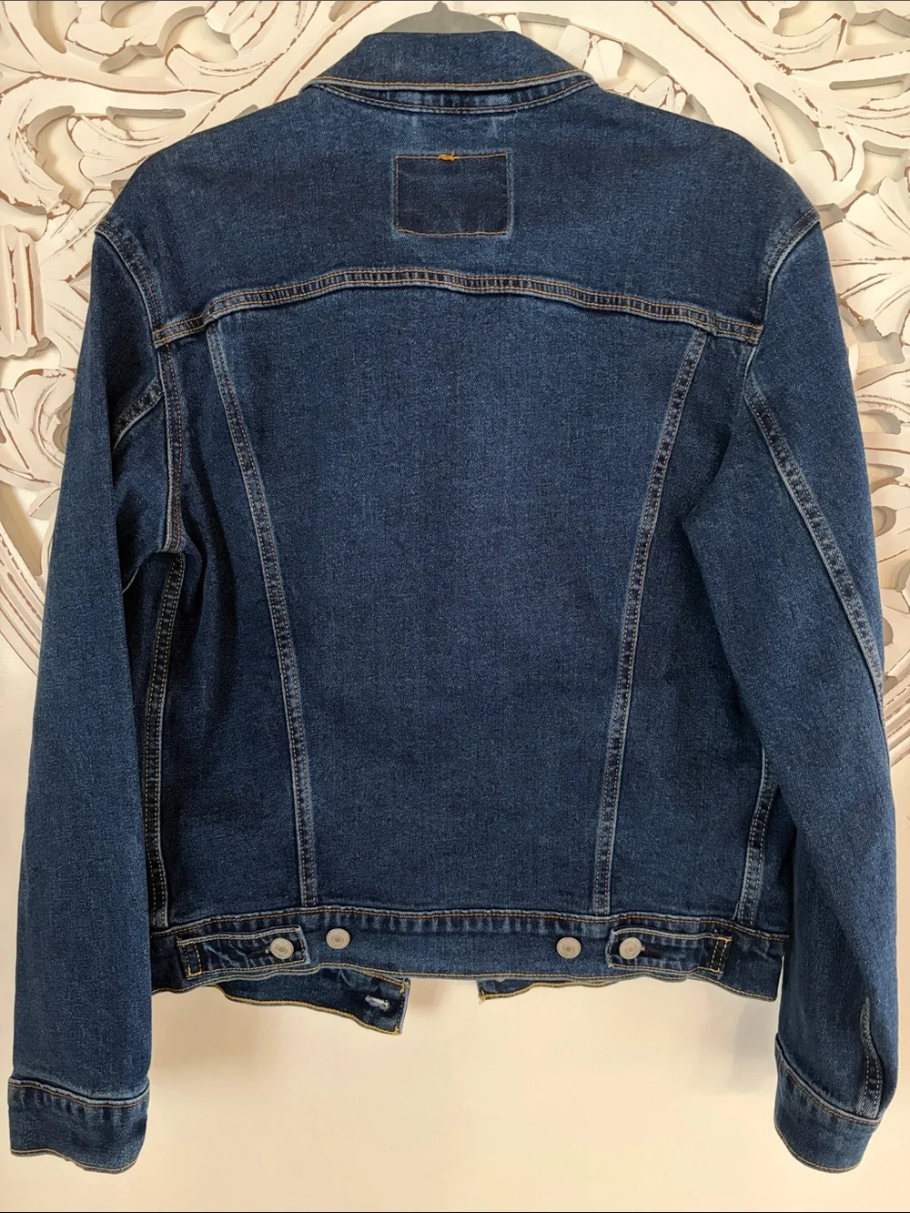 LEVI’S Men’s Indigo Blue Classic Denim Trucker Jacket